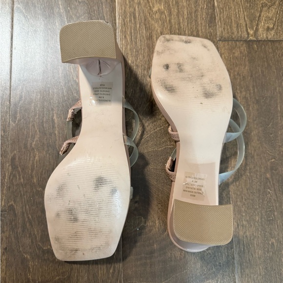 Nude block heel - Picture 3 of 3